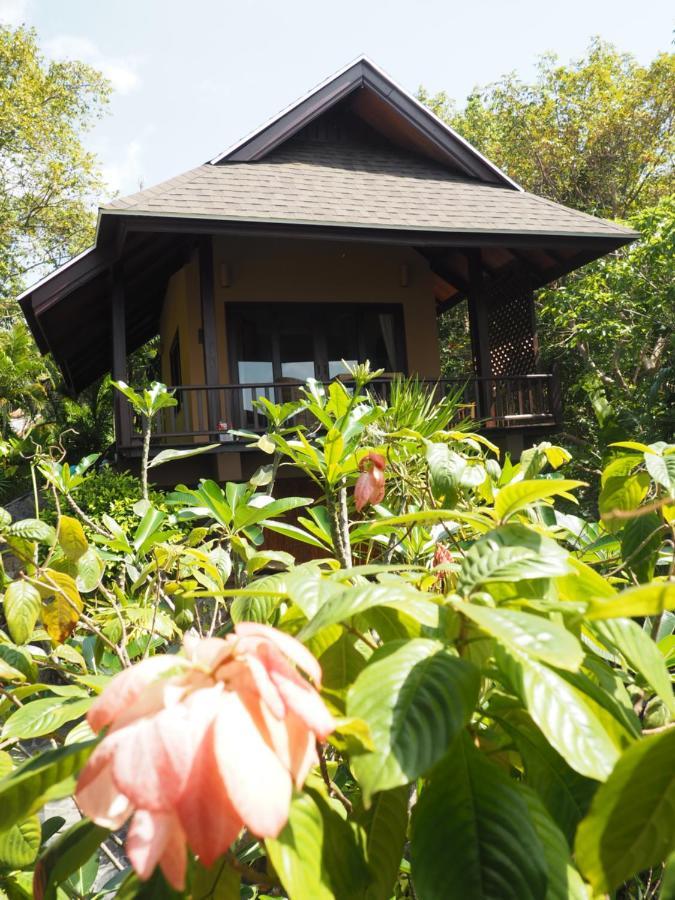 Beyond The Blue Horizon Boutique Bungalows Haad Chao Phao Exterior photo