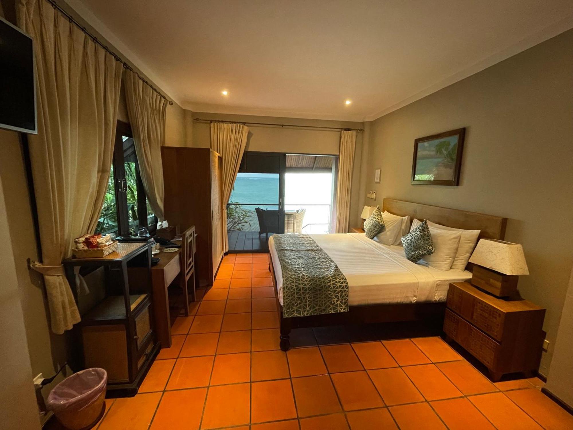 Beyond The Blue Horizon Boutique Bungalows Haad Chao Phao Exterior photo