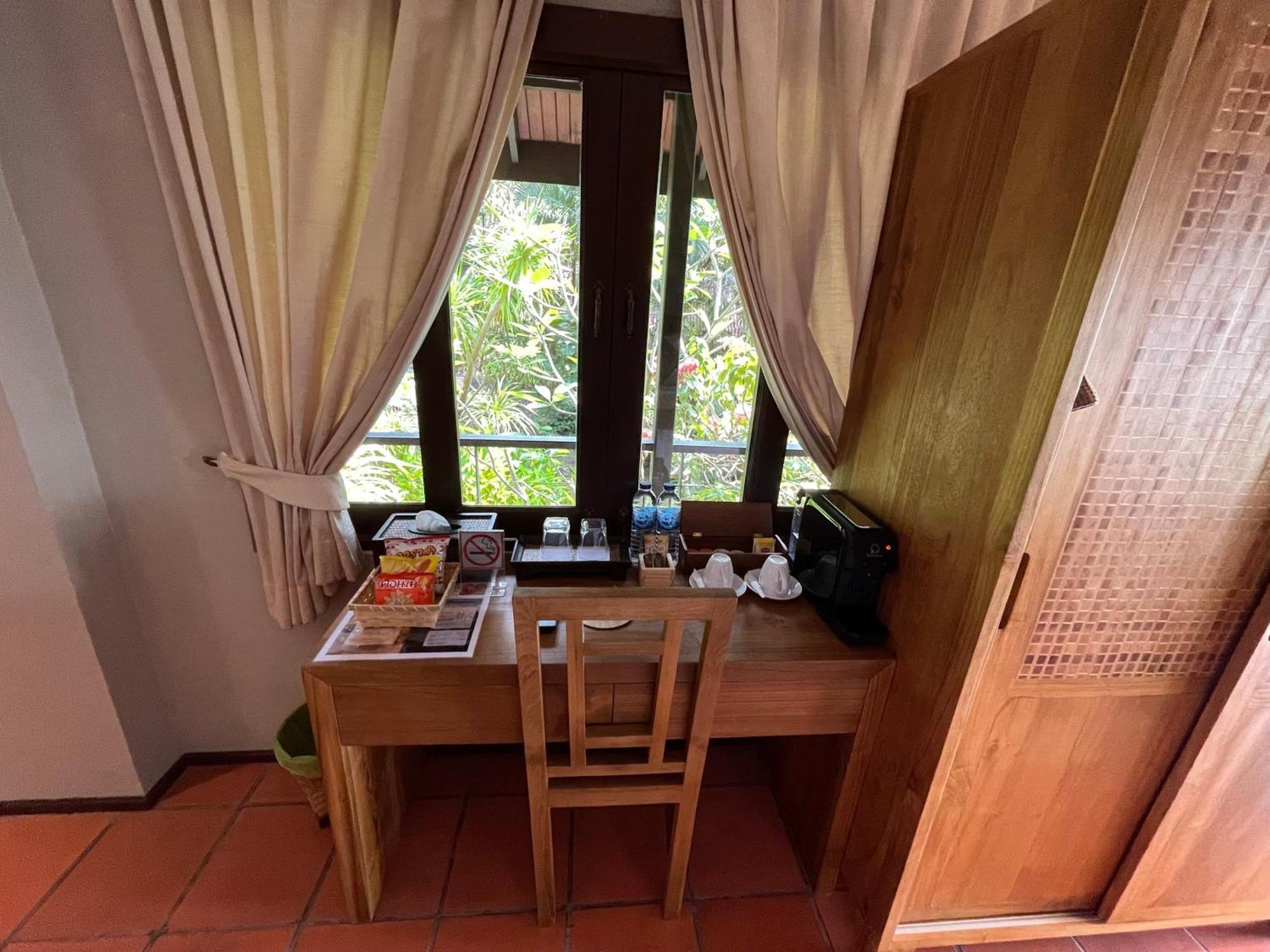 Beyond The Blue Horizon Boutique Bungalows Haad Chao Phao Exterior photo