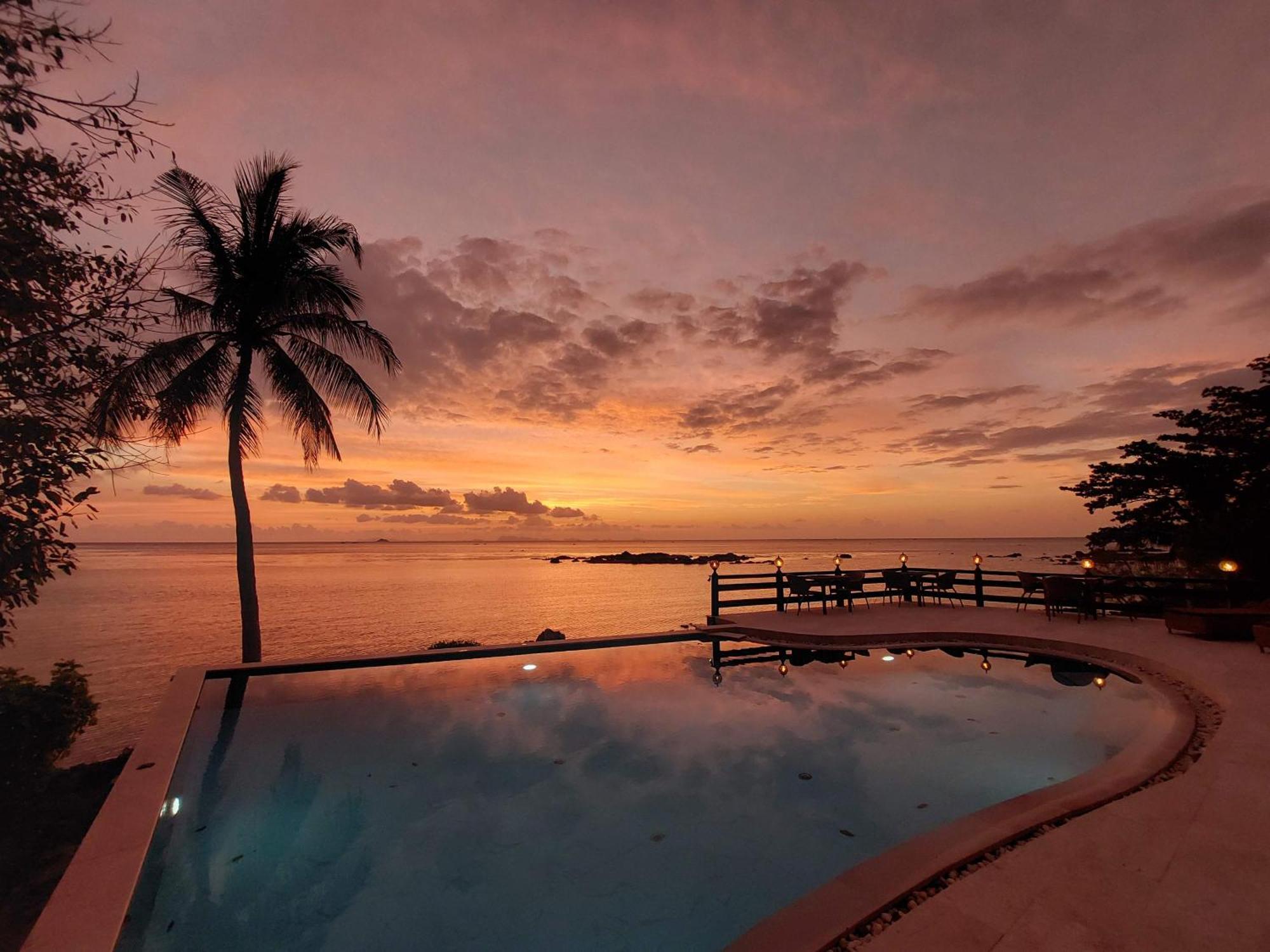 Beyond The Blue Horizon Boutique Bungalows Haad Chao Phao Exterior photo