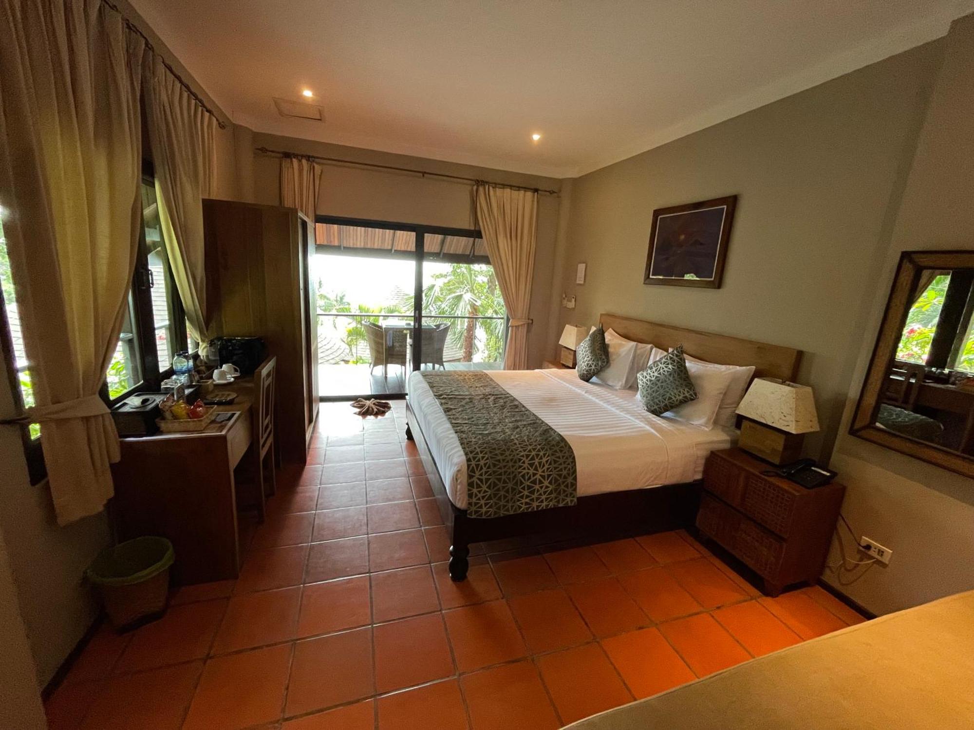 Beyond The Blue Horizon Boutique Bungalows Haad Chao Phao Exterior photo